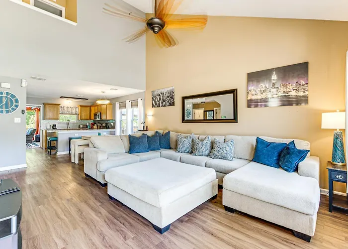 4 Mi To Fsu: Family W/ Pool & Yard 75-inch Tv *